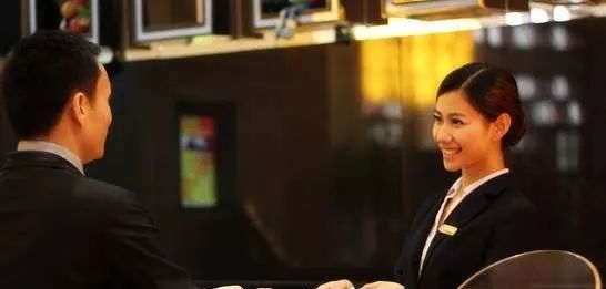 餐飲酒店服務禮儀180項 全面提升專業(yè)服務水平